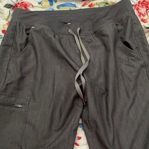 Women’s Fig scrub bottoms (jogger style)